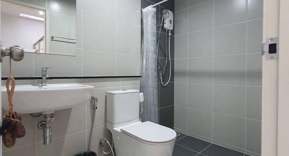 Haus zur Miete mit 3 Zimmer in Mueang Phuket, Phuket