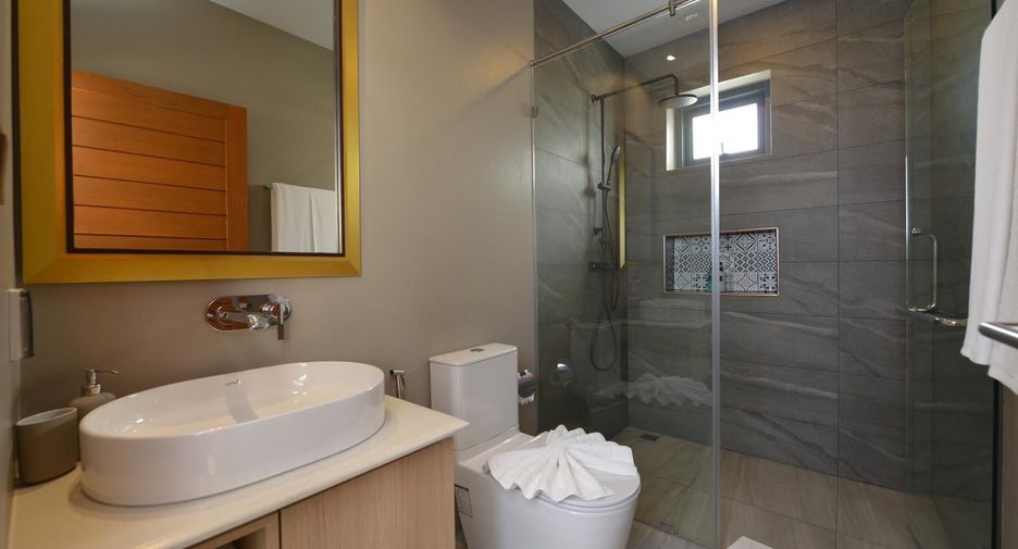For rent 3 bedrooms villa in Mueang Phuket, Phuket