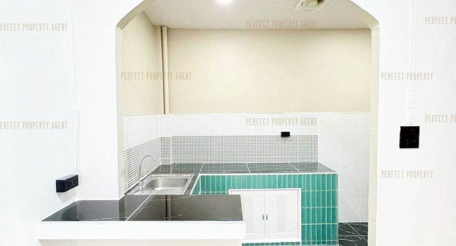 Продажа 3 спальни таунхаус в Bang Bua Thong, Нонтабури