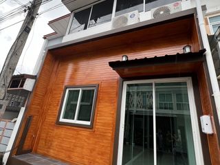 For sale 4 ベッドルーム townhouse in Thalang, Phuket