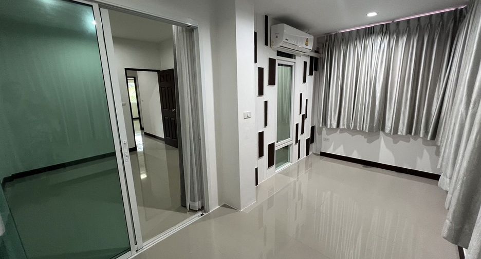 Reihenhaus zum Kauf mit 4 Zimmer in Thalang, Phuket