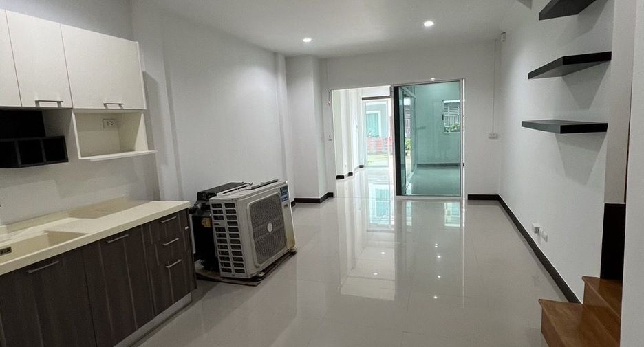 Reihenhaus zum Kauf mit 4 Zimmer in Thalang, Phuket