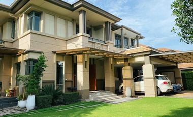 For sale 4 bedrooms villa in Taling Chan, Bangkok