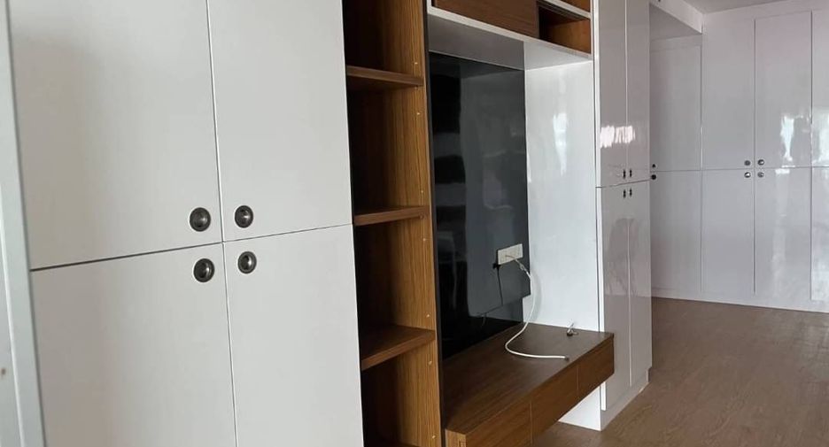 For sale 2 bedrooms condo in Watthana, Bangkok