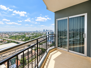 For sale 2 bedrooms condo in Watthana, Bangkok