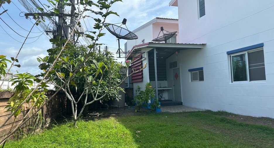 For rent 3 bedrooms townhouse in Mueang Phuket, Phuket