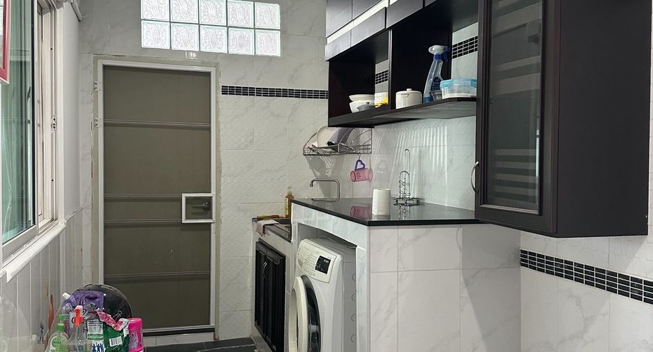 For rent 3 bedrooms townhouse in Mueang Phuket, Phuket