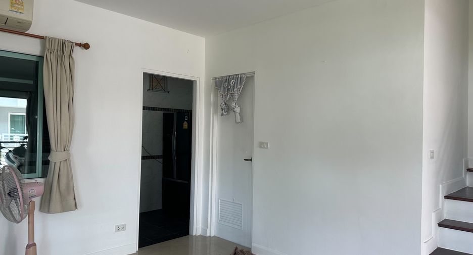 For rent 3 bedrooms townhouse in Mueang Phuket, Phuket