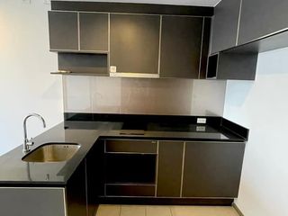 À vendre 1 chambre condo à Khlong San, Bangkok