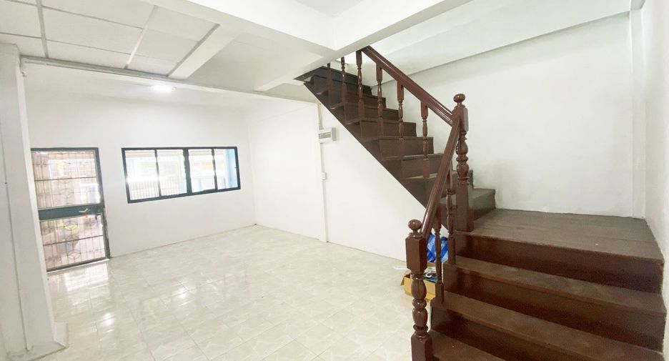 Casa adosada en venta de 2 habitaciones en Mueang Samut Prakan, Samut Prakan