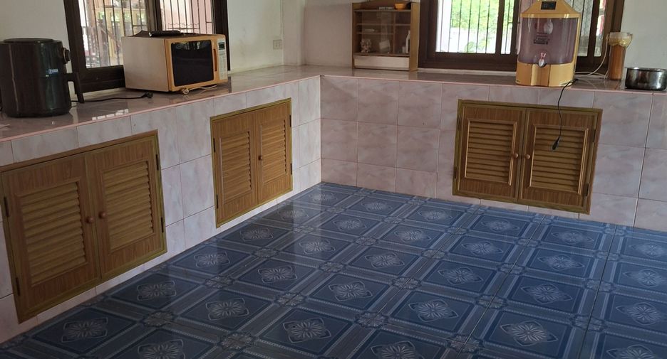 For sale 7 bedrooms house in Mueang Amnat Charoen, Amnat Charoen