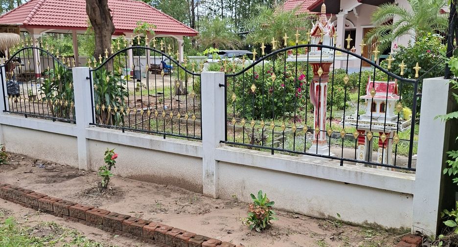 For sale 7 bedrooms house in Mueang Amnat Charoen, Amnat Charoen
