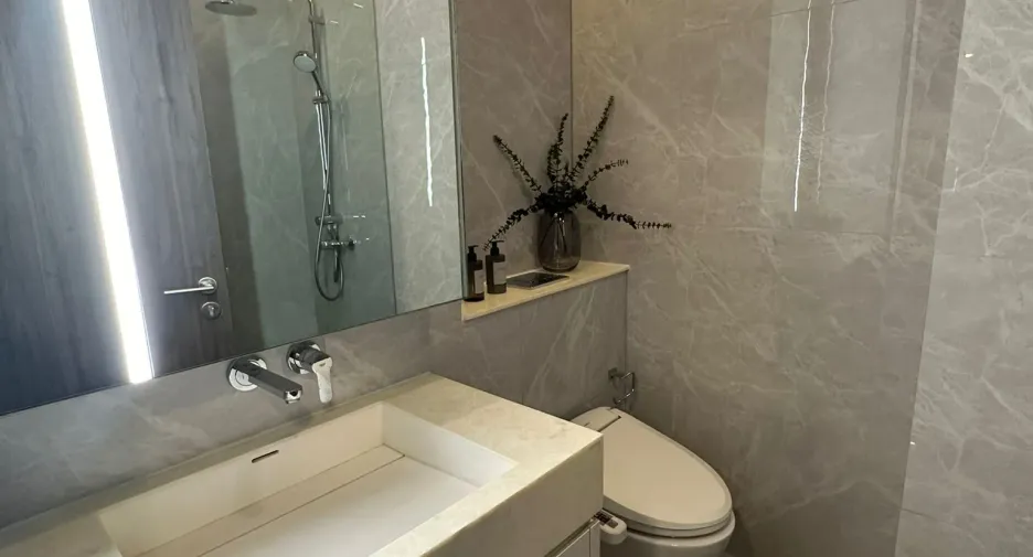 For sale 4 ベッドルーム condo in Khlong Toei, Bangkok