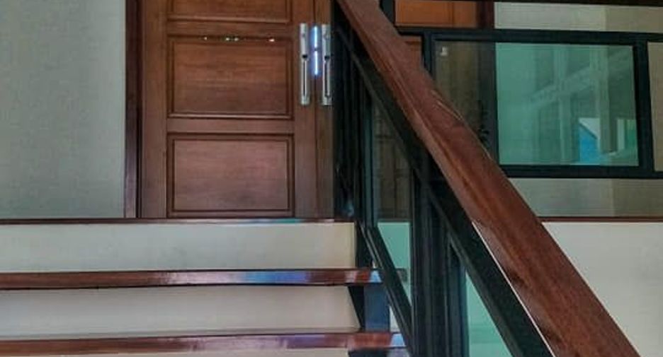 À vendre 3 chambres maison de ville à Phasi Charoen, Bangkok