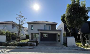 For sale 5 bedrooms house in Khlong Sam Wa, Bangkok