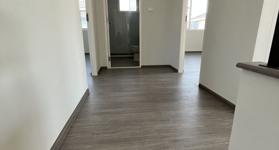 For sale 5 bedrooms house in Khlong Sam Wa, Bangkok