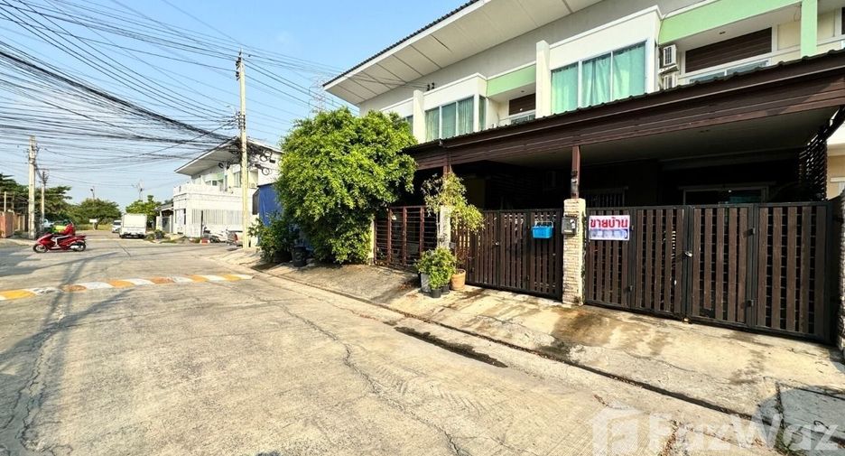 For sale 3 bedrooms townhouse in Lat Krabang, Bangkok