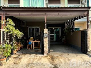 For sale 3 bedrooms townhouse in Lat Krabang, Bangkok