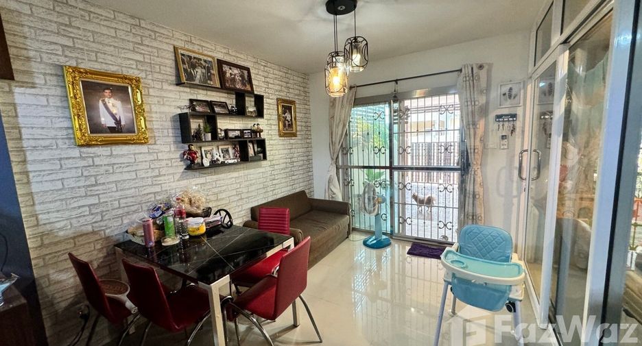 For sale 3 bedrooms townhouse in Lat Krabang, Bangkok