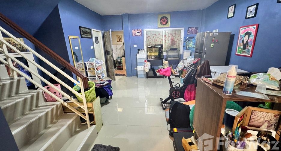 For sale 3 bedrooms townhouse in Lat Krabang, Bangkok