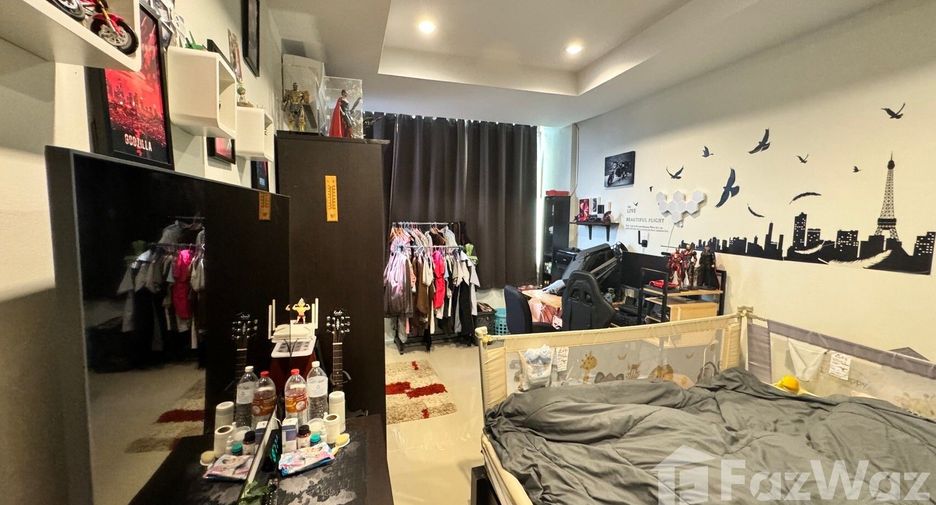 For sale 3 bedrooms townhouse in Lat Krabang, Bangkok