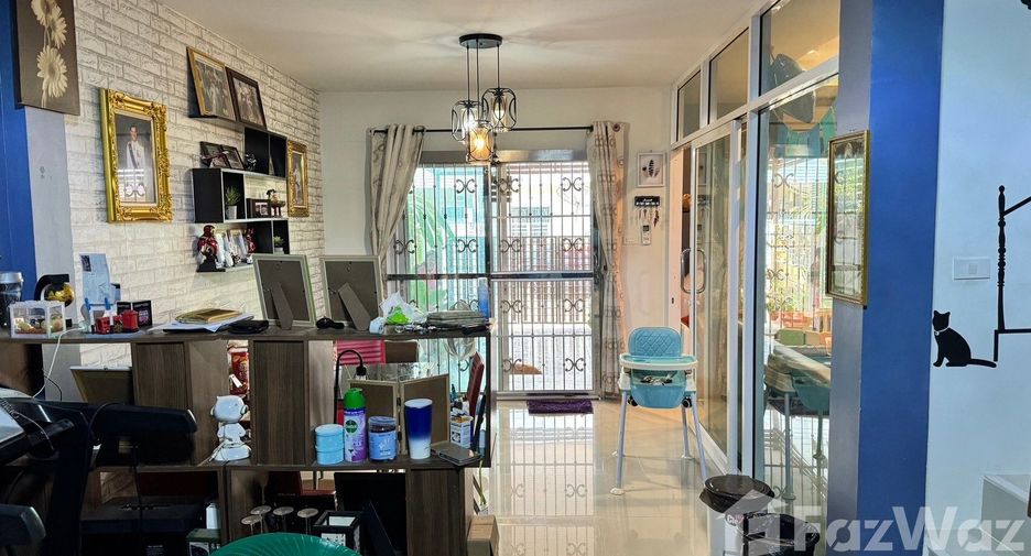 For sale 3 bedrooms townhouse in Lat Krabang, Bangkok