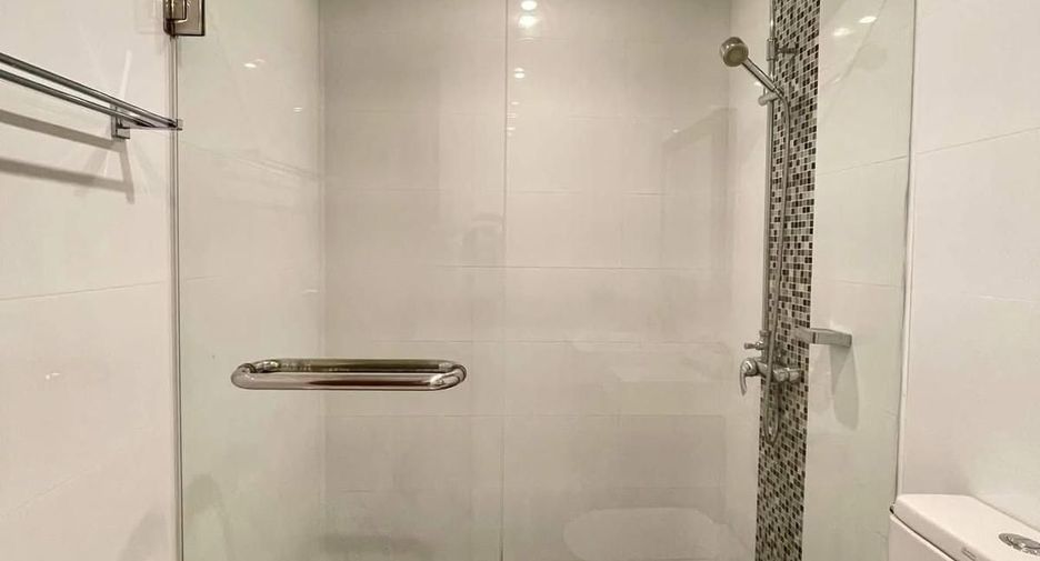 For rent 2 bedrooms condo in Mueang Phuket, Phuket