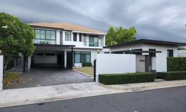 For sale 4 bedrooms house in Taling Chan, Bangkok