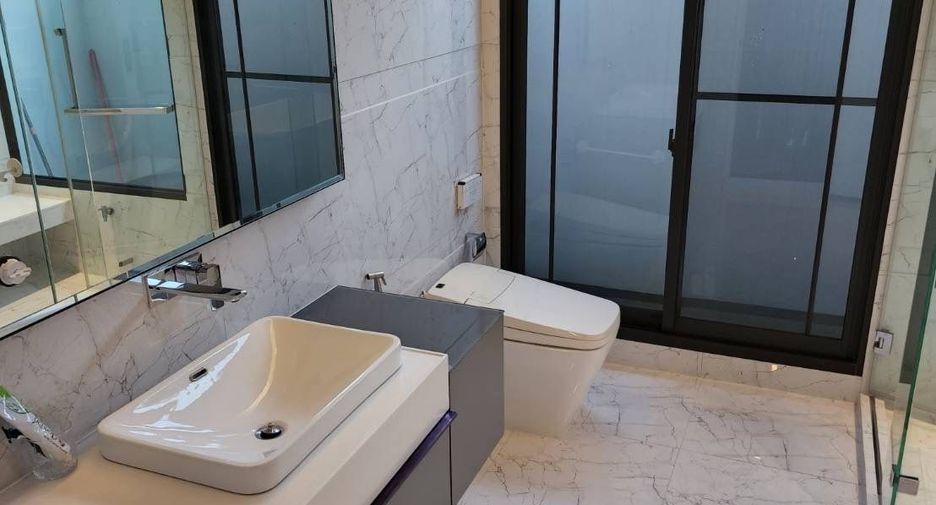 For sale 4 bedrooms house in Taling Chan, Bangkok