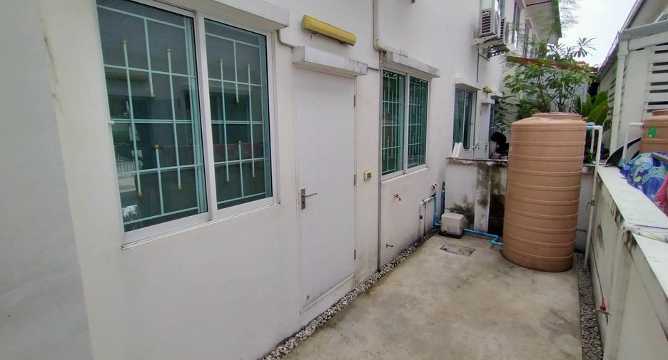 For sale 1 bed townhouse in Mueang Nonthaburi, Nonthaburi