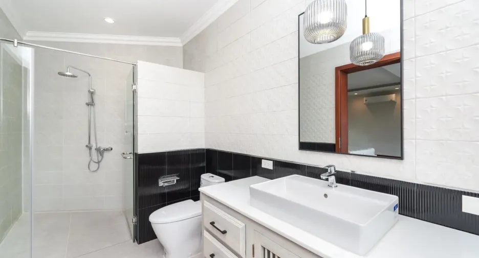 Villa zum Kauf mit 4 Zimmer in Mueang Phuket, Phuket