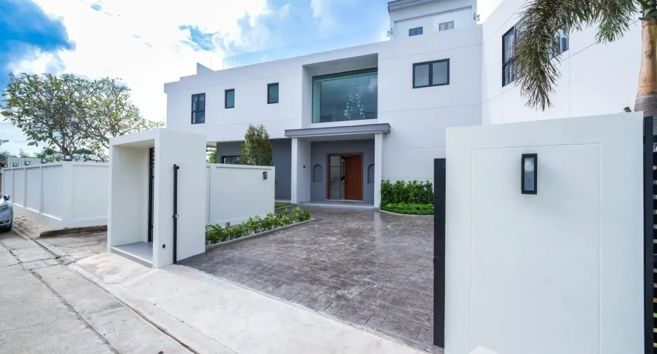 Villa zum Kauf mit 4 Zimmer in Mueang Phuket, Phuket