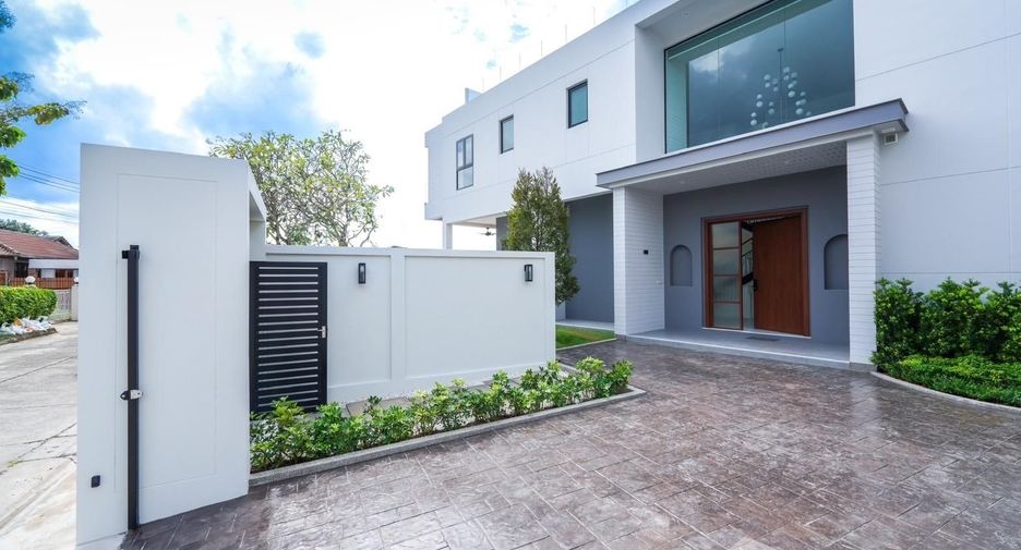Villa zum Kauf mit 4 Zimmer in Mueang Phuket, Phuket