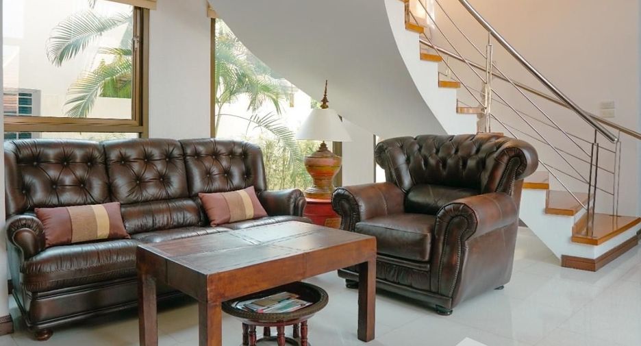 For sale 4 bedrooms villa in Bang Lamung, Chonburi