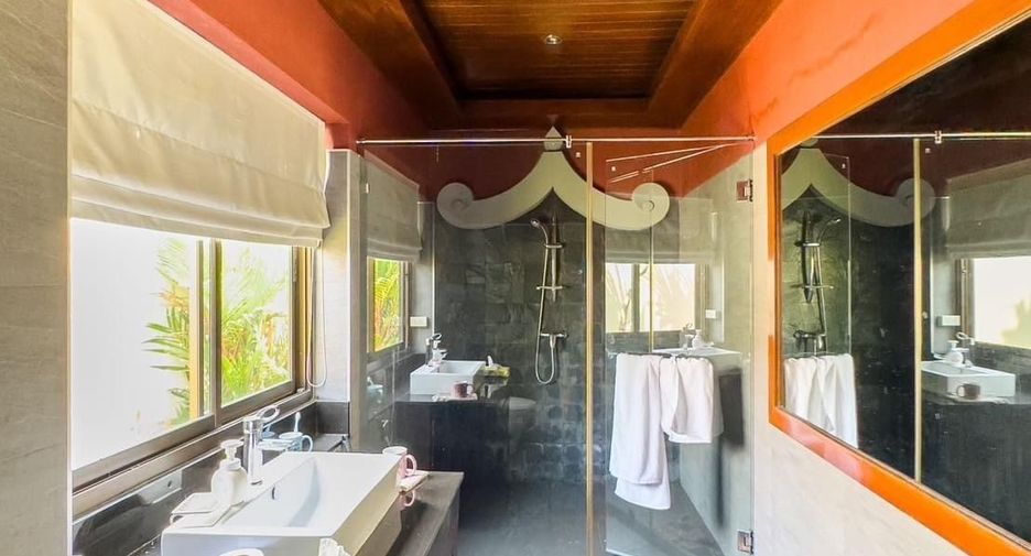 For sale 4 bedrooms villa in Bang Lamung, Chonburi