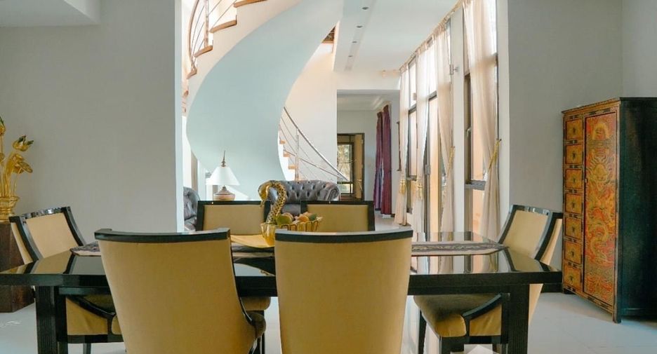 For sale 4 bedrooms villa in Bang Lamung, Chonburi