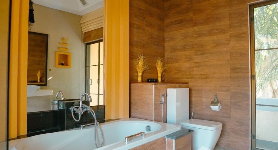 For sale 4 bedrooms villa in Bang Lamung, Chonburi