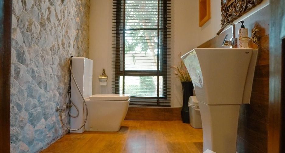 For sale 4 bedrooms villa in Bang Lamung, Chonburi