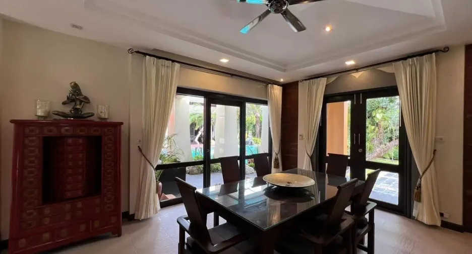 For sale 4 bedrooms villa in Bang Lamung, Chonburi