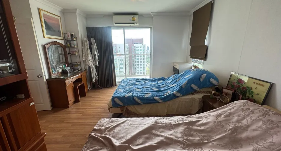 For sale 2 ベッドルーム condo in Huai Khwang, Bangkok