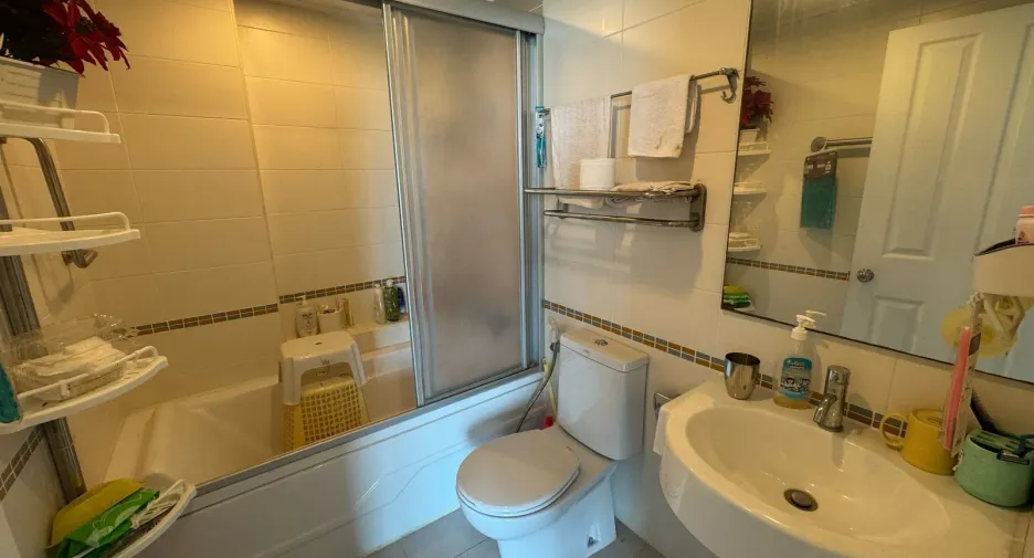 For sale 2 ベッドルーム condo in Huai Khwang, Bangkok