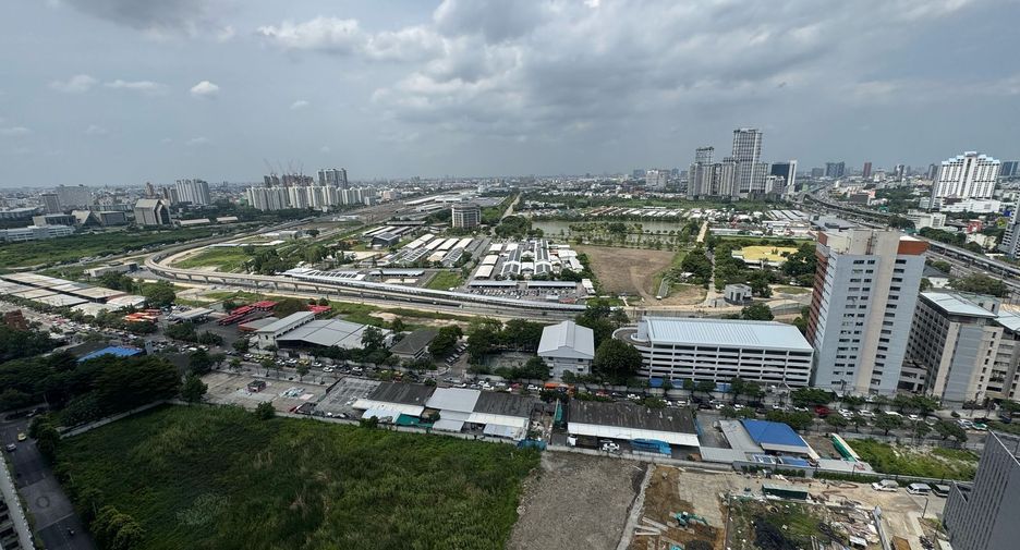 For sale 2 ベッドルーム condo in Huai Khwang, Bangkok