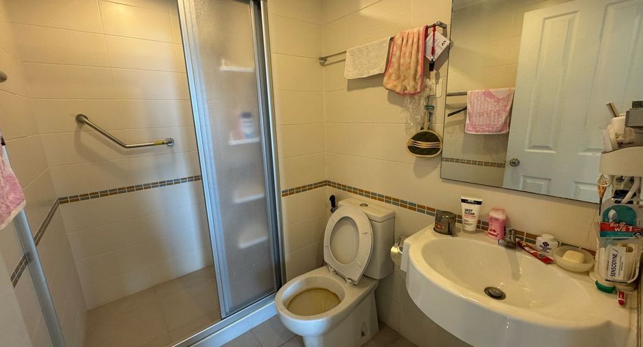 Condo en venta de 2 habitaciones en Huai Khwang, Bangkok