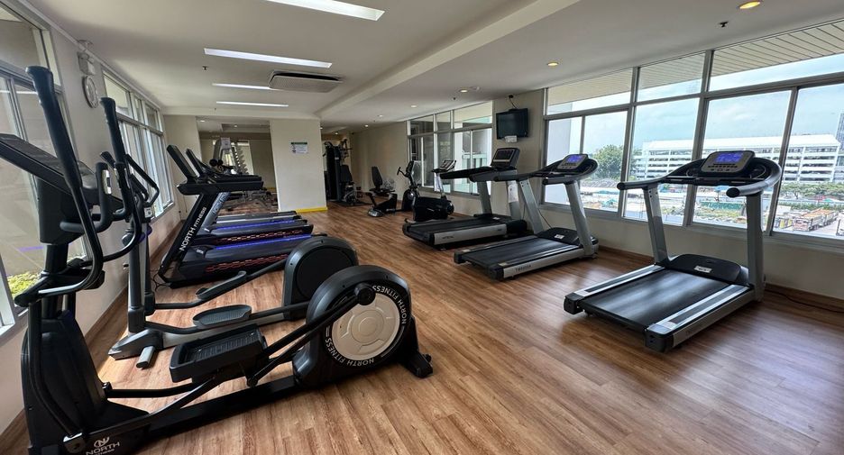 For sale 2 ベッドルーム condo in Huai Khwang, Bangkok