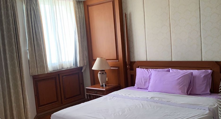 For sale 3 bedrooms condo in Watthana, Bangkok