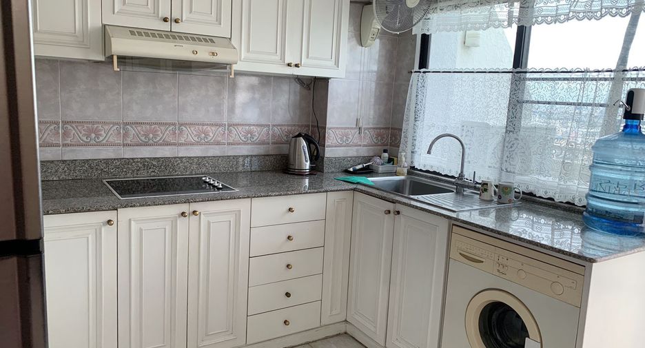 For sale 3 bedrooms condo in Watthana, Bangkok