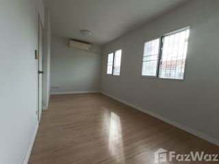 For sale 3 bedrooms townhouse in Lat Krabang, Bangkok