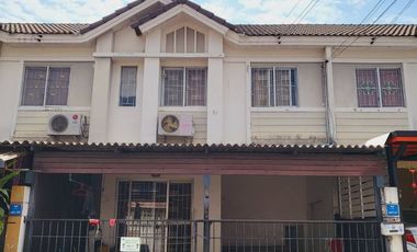 出售 3 卧室 联排别墅 在 Lat Krabang, 曼谷