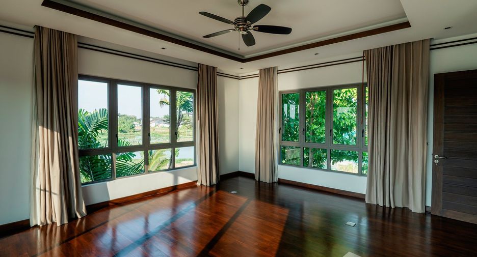 For sale 6 bedrooms villa in Thalang, Phuket