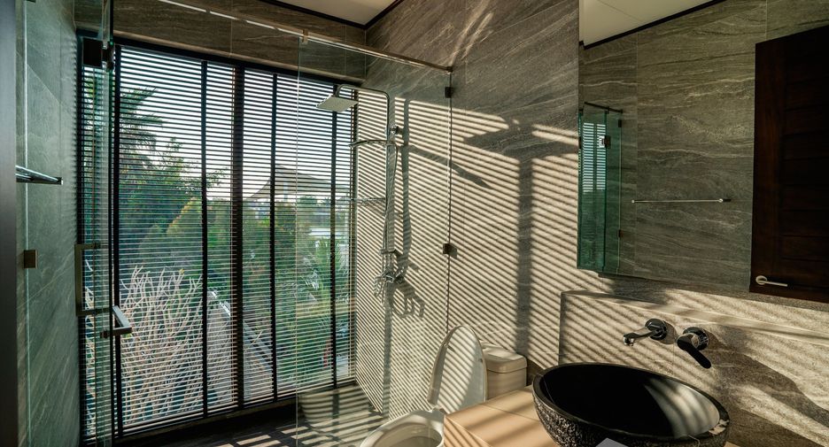 For sale 6 bedrooms villa in Thalang, Phuket